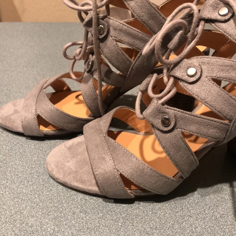XOXO Footwear Balta Grey - Picture 9 of 16